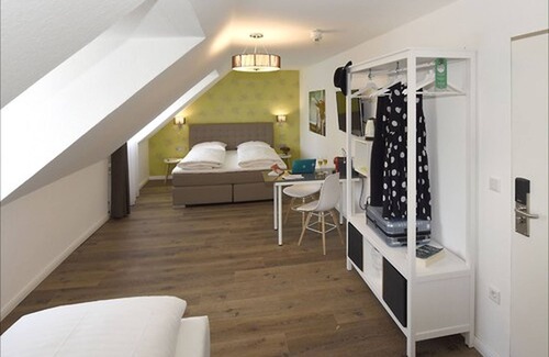 Bad Oeynhausen Hotel | Exceptional Apart M3 with Kitchen and Breakfast Options