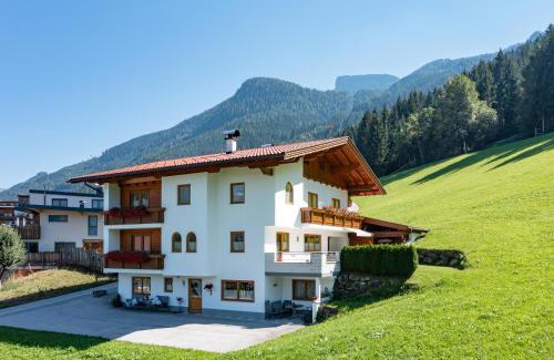 Hainzenberg Apartment | Family-Friendly Stay at Apart Magdalena - 4-Star Comfort