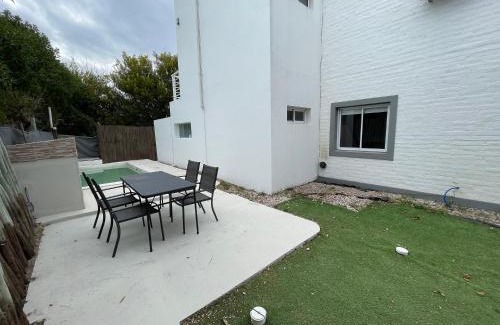Monte Hermoso Apartment | Tranquil Ocean View Stay at Apart Nivel Cero, Rated 9/10