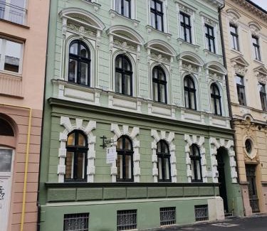 Old City Apartment | Family-Friendly Apart No 6: Rated 9.7/10 by Guests