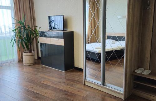 Yavory Apartment | Cozy Apart Panorama: Guest Rated 9/10 & Family Friendly