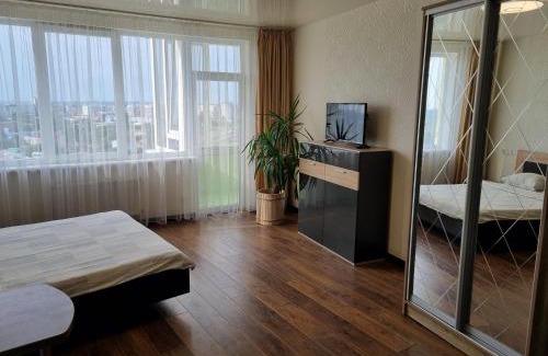 Yavory Apartment | Cozy Apart Panorama: Guest Rated 9/10 & Family Friendly