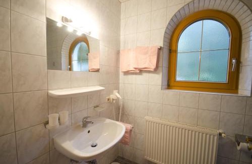 Volderau Apartment | Pet-Friendly Apart-Pension Wasserfall with Ocean Views