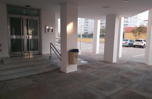 Valdelagrana Apartment | Oceanfront Apart Playa: Family-Friendly Stay with Pool