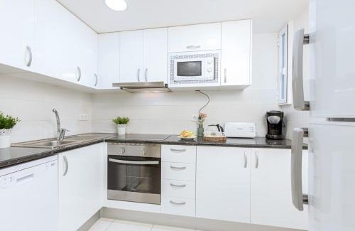 Roses Town Center Apartment | Oceanfront Retreat: Apart-rent Francesc Macia with Views