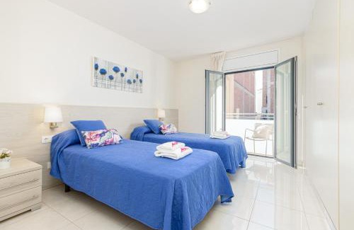 Roses Town Center Apartment | Oceanfront Retreat: Apart-rent Francesc Macia with Views