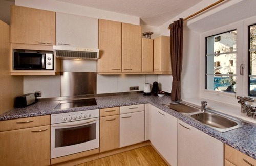 Prutz Apartment | Newly Renovated Apart Seffa with Ocean View and Pool