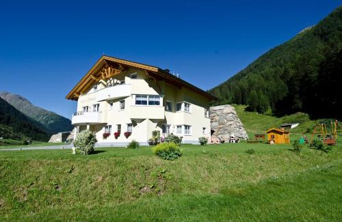 Galtur Apartment | Pet-Friendly Apart Simone: Guest Rated 9.8/10 Comfort