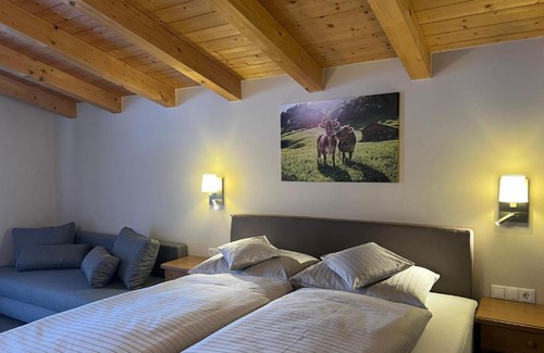Sankt Leonhard im Pitztal Hotel | Pet-Friendly Apart STURPEN: Rated 9.1/10 with Hot Tub
