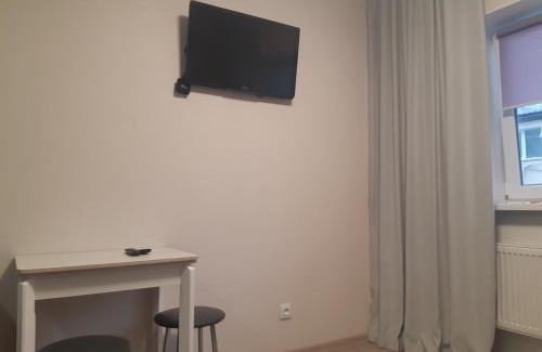 Kharkiv Apartment | Cozy Studio Apartment Near Metalist Stadium with Breakfast