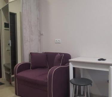 Kharkiv Apartment | Cozy Studio Apartment Near Metalist Stadium with Breakfast