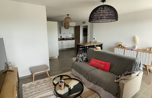 La Faviere Apartment | Ocean View Retreat: Air-Conditioned Apartment with Pool