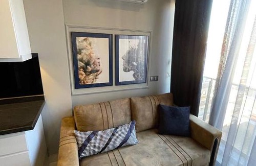 Mahmutlar Apartment | Budget-Friendly Stay at Apart Twin Towers with Pool Access
