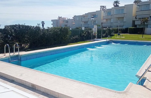 Vinaros Apartment | Oceanfront Retreat with Beach Access and Amazing Views