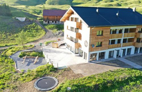 Warth Apartment | Dog-Friendly Retreat at Apart Wolf Arlberg with Spa & Hot Tub