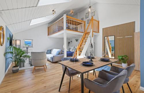 Im Freihofl Apartment | Modern Maisonette near Audi with Netflix & Parking Access