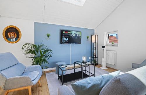 Im Freihofl Apartment | Modern Maisonette near Audi with Netflix & Parking Access