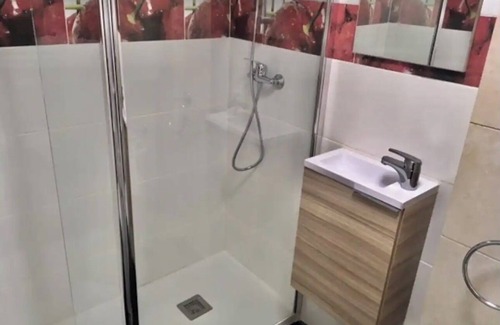 Zaragoza Centro Apartment | Zen Apartment with Wifi & Spa in Central Location