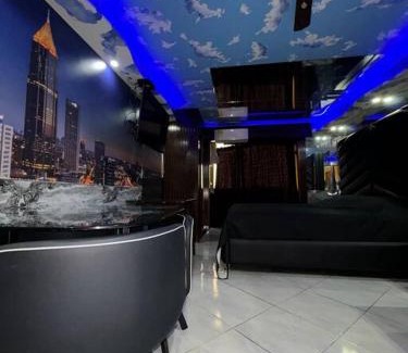 Villa Nueva Apartment | Child-Friendly Apartaestudio in Medellín - Rated 9/10
