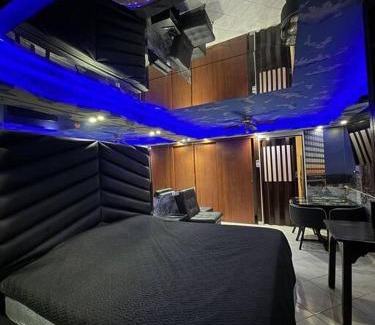 Villa Nueva Apartment | Child-Friendly Apartaestudio in Medellín - Rated 9/10