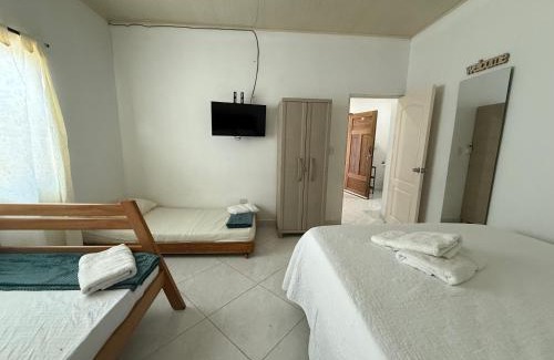 Tolu Apartment | Cozy Aparta-estudio Edificio Itze: Pet & Child Friendly Retreat