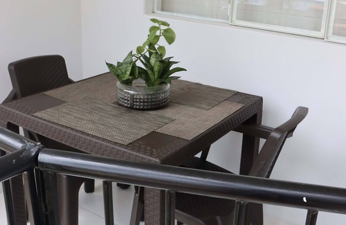 Cali Apartment | Modern Apartaestudio in Cali with Spa and Kitchen Amenities