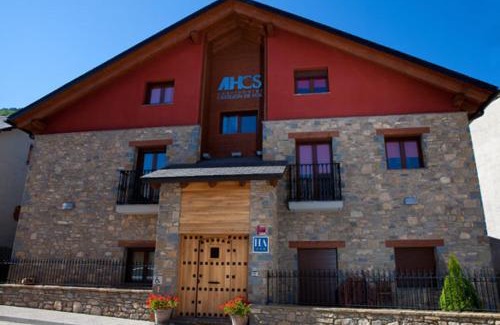 Castejon de Sos Apartment | Family-Friendly Apartahotel Castejón de Sos with Top Ratings