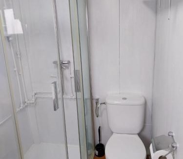 San Vicente de la Barquera Apartment | Pet-Friendly Apartamentos Santillán with Oceanfront Views