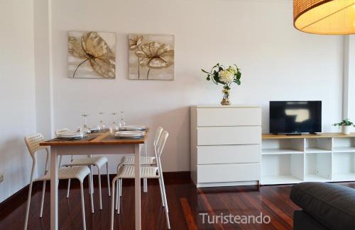 San Vicente de la Barquera Apartment | Cozy Apartment La Barquera with Scenic Ría Views
