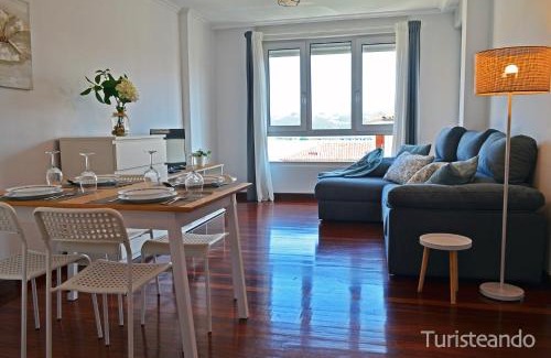 San Vicente de la Barquera Apartment | Cozy Apartment La Barquera with Scenic Ría Views