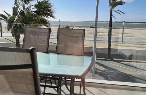 Sanlucar de Barrameda Apartment | Experience Arenas de Doñana with Ocean Views and Spa