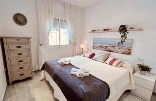 Poblado Sancti Petri Apartment | Family-Friendly Apartment Empul Costa Sancti Petri with Pool