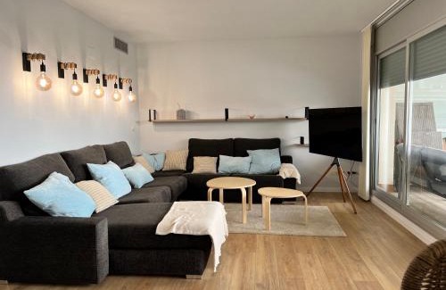 Sant Carles de la Rapita Apartment | Experience Oceanfront Bliss at Apartament Montsià