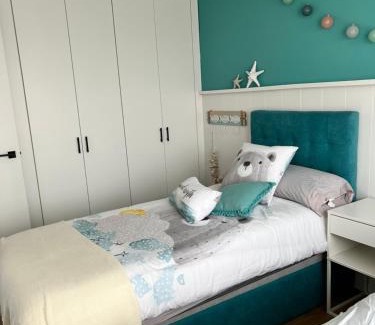 Sant Carles de la Rapita Apartment | Experience Oceanfront Bliss at Apartament Montsià