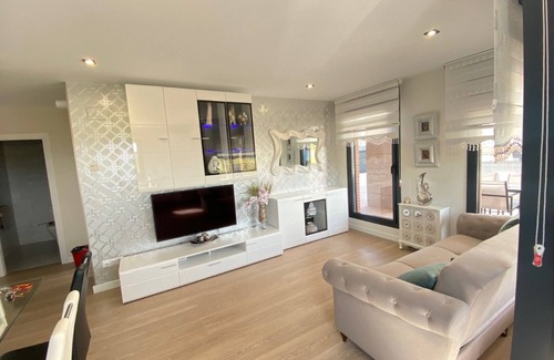 Soto de la Marina Apartment | Newly Built Apartment 300m from San Juan de la Canal Beach