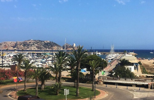 L'Estartit Apartment | Stylish Renovated Apartment, Steps from the Beach