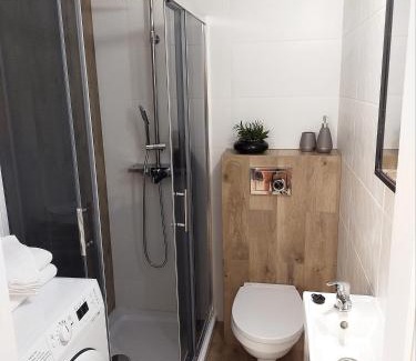 Ostroleka Apartment | Pet and Child Friendly Stay at Apartament 11 Listopada