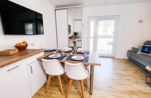 Poddabie Apartment | Family-Friendly Apartment 15B Blue Marine with Pool