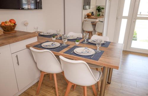 Poddabie Apartment | Family-Friendly Apartment 15B Blue Marine with Pool