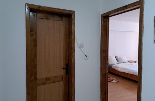 Baile Herculane Apartment | Child-Friendly 2-Room Apartment with Kitchen & Bathroom