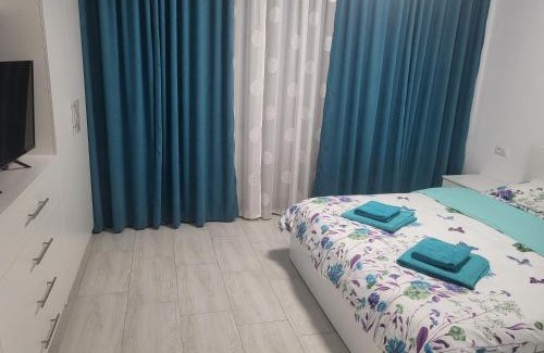Ramnicu Valcea Apartment | Family-Friendly Stay at Apartament Alex, Dem Rădulescu
