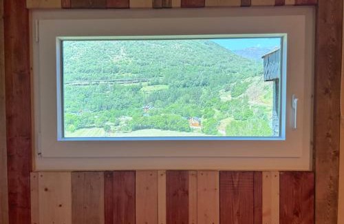 Esterri D'Aneu Apartment | Apartament amb balcó i unes vistes úniques del Pirineu by RURAL D'ÀNEU