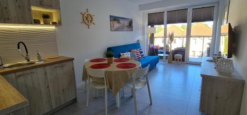 Jastrzebia Gora Apartment | Beachside Comfort: Apartament ANCORA in Jastrzębia Góra