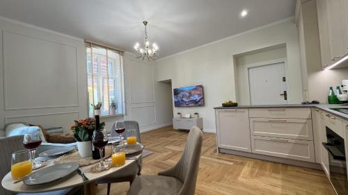 Przemysl Apartment | Comfortable Stay at Apartament Barska Park for Families