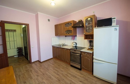 Omsk Apartment | Top-Rated Apartament "Berloga 55" with Breakfast Included