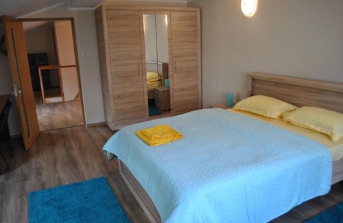 Bistrita Apartment | Accessible Family Retreat at Apartament Beta - Rated 9/10