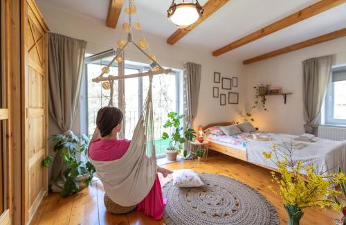 Ladek-Zdroj Apartment | Chic Apartament Boheme: Pet-Friendly with Breakfast & More