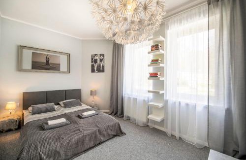 Ladek-Zdroj Apartment | Chic Apartament Boheme: Pet-Friendly with Breakfast & More