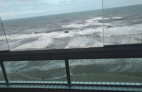 Solemar Apartment | Oceanfront Apartment with Pet and Child-Friendly Perks