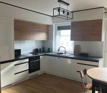 Srodmiescie Apartment | Apartament Browary Wrocławskie Prywatny Parking Siłownia